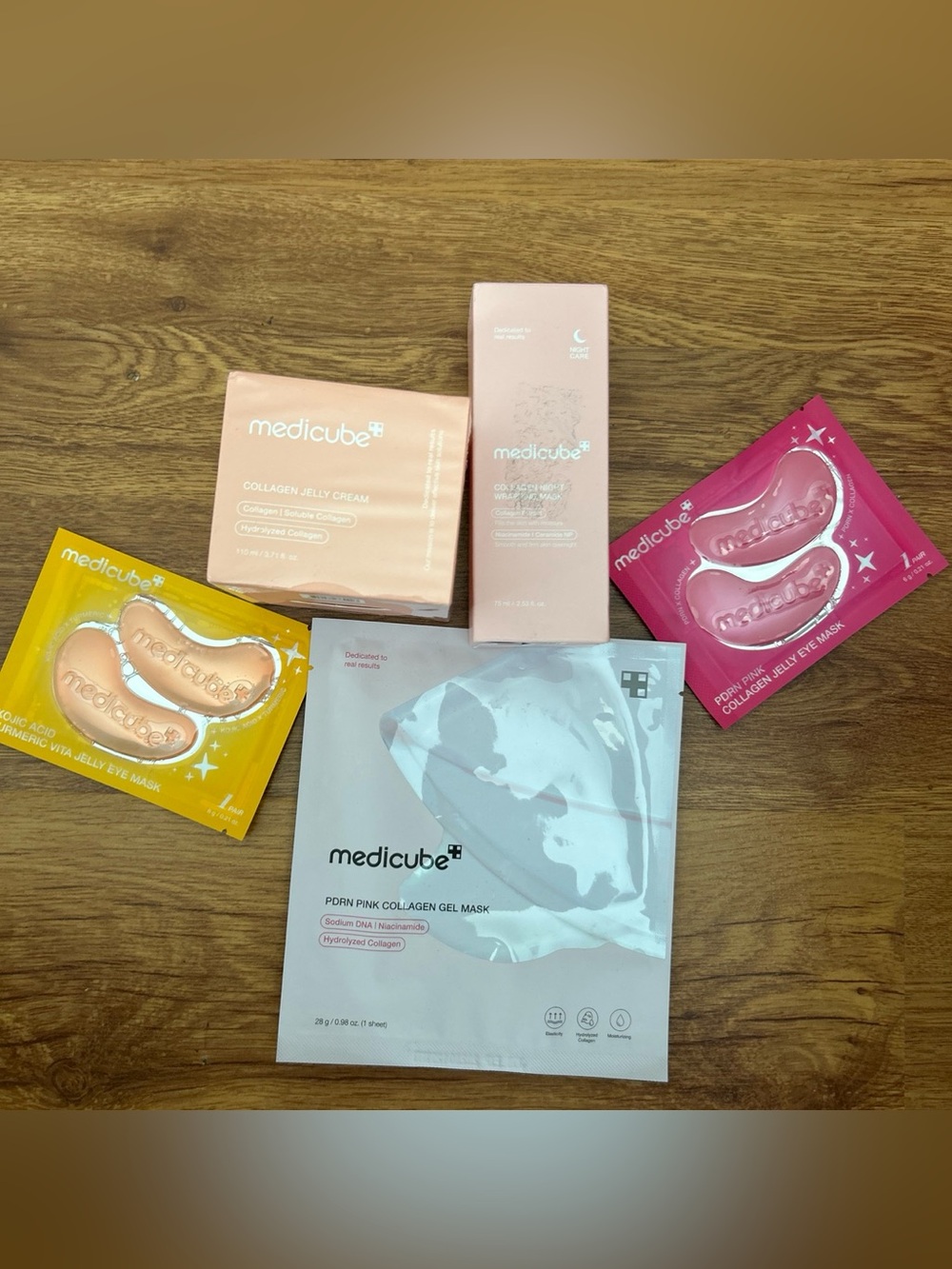 Medicube Pink Collagen Mask & Jelly Cream Set — Hydrating Pink Skincare Duo